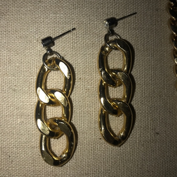 Gold chain link earrings & bracelet set OFFERS WELCOME - Picture 2 of 5